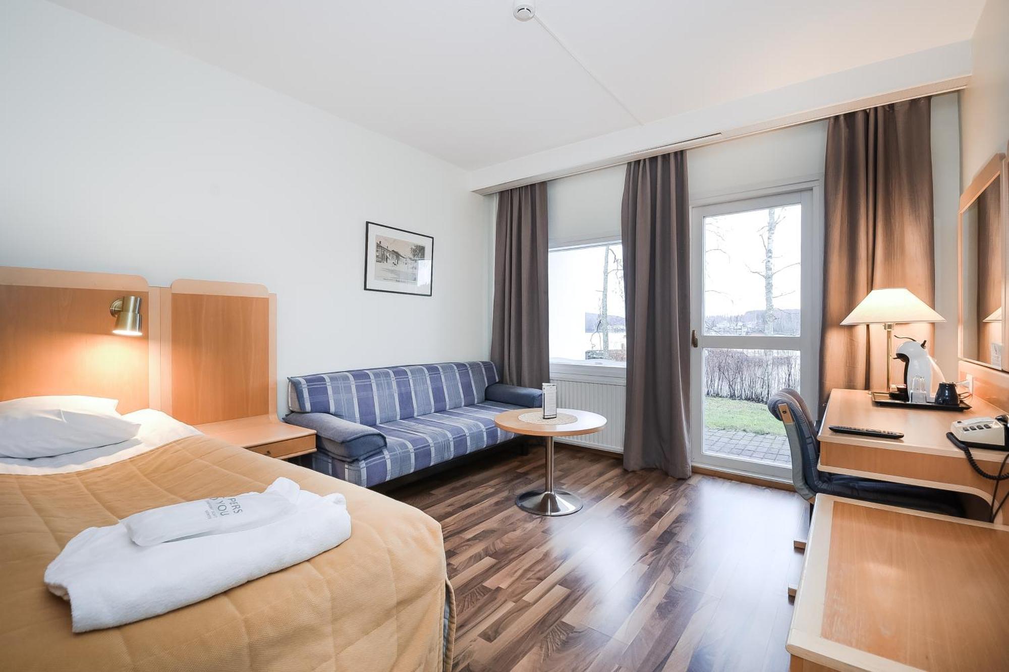 Hotel Kumpeli Spa Хейнола Екстериор снимка
